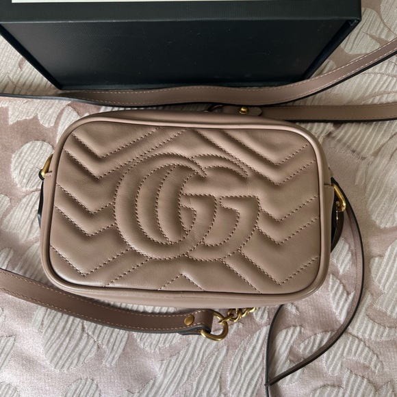 GUCCI GG MARMONT MINI SHOULDER BAG - Picture 7 of 16
